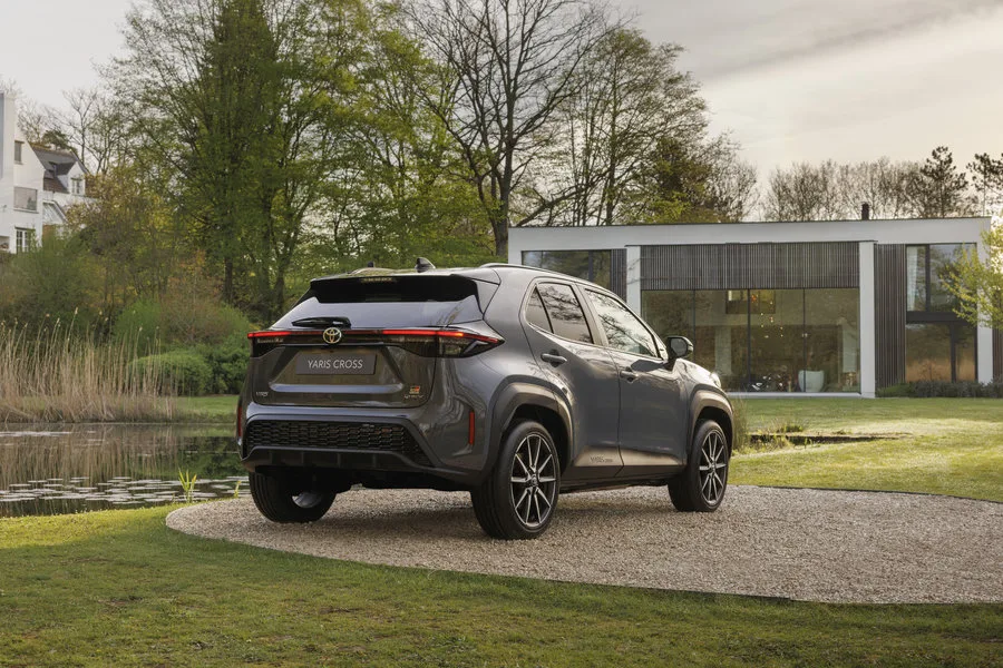 yariscross_highgrade_preciousbronze