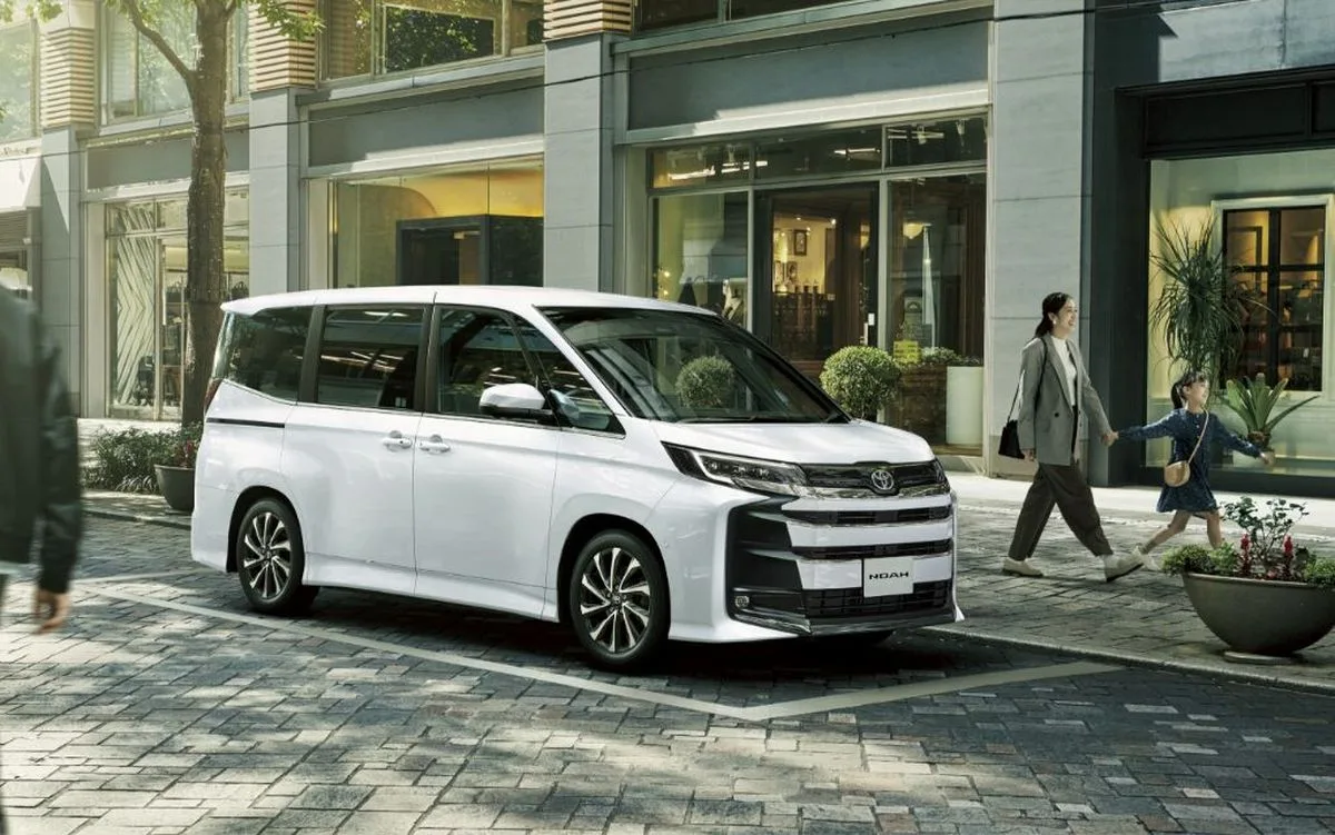 toyota-noah-2026